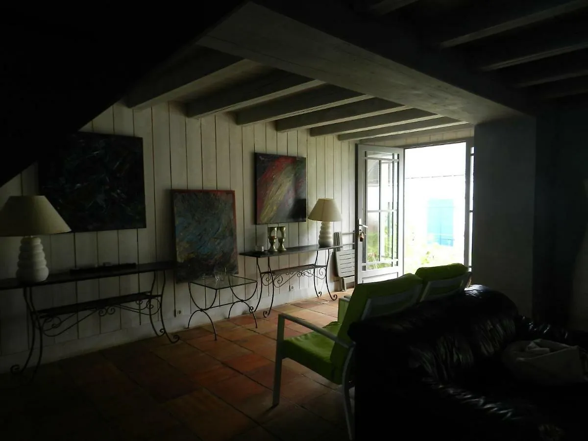 Maison Bleue Hoedic Holiday home